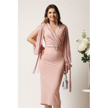 Rochie midi roz din neopren cu franjuri din strasuri la umeri si curea in talie