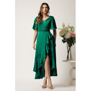 Rochie verde lunga din satin in clos cu volan si crapatura pe fusta