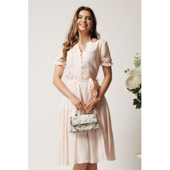 Rochie roz cu dungi albe in clos cu cordon in talie