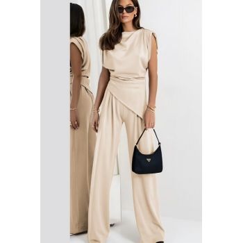 Compleu cu pantaloni, din tricot fin de bumbac, cu bluza in colt si umeri supradimensionati, bej