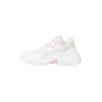 Pantofi sport cu aspect masiv si sireturi