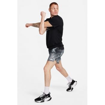 Pantaloni scurti cu Dri-FIT cu imprimeu abstract pentru alergare Stride