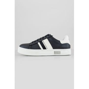 Pantofi sport cu model uni si sireturi