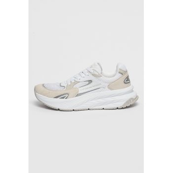 Pantofi sport cu insertii de plasa