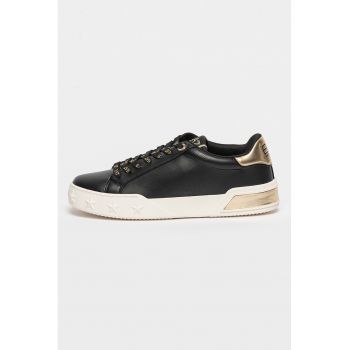 Pantofi sport de piele ecologica si logo perforat