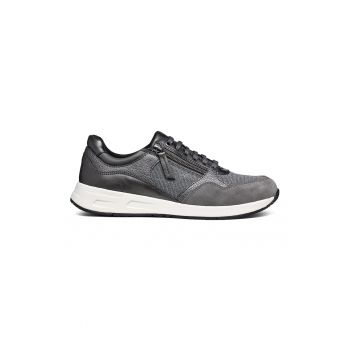 Pantofi sport cu garnituri de piele intoarsa