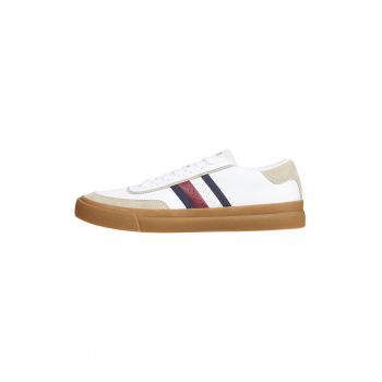 Pantofi sport de piele cu garnituri de piele intoarsa
