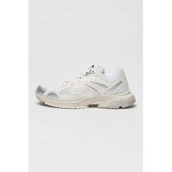 Pantofi sport cu garnituri de plasa