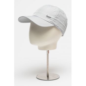 Sapca unisex cu monograma metalica discreta
