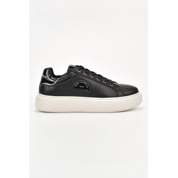 Pantofi sport din piele cu aplicatie logo metalica