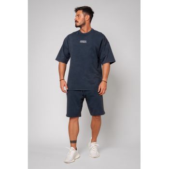 Set de tricou lejer cu imprimeu grafic si bermude - 2 piese