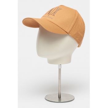 Sapca baseball cu capsa pe partea din spate si broderie logo