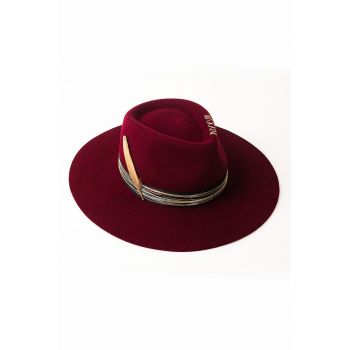 Palarie din lana cu cusaturi decorative