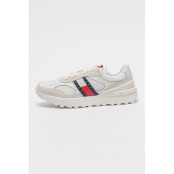 Pantofi sport cu insertii din piele intoarsa