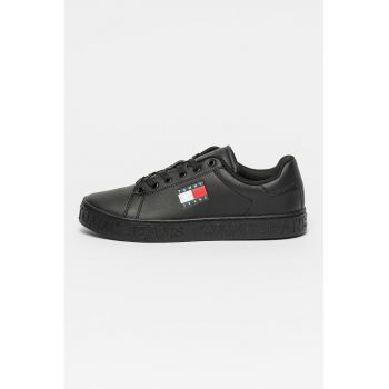 Pantofi sport din piele ecologica cu logo in relief