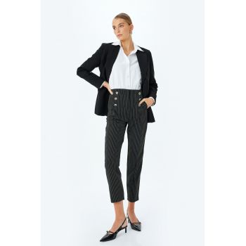 Pantaloni conici cu talie inalta