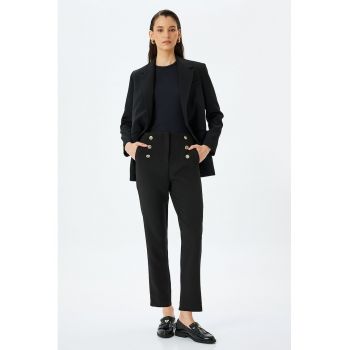 Pantaloni conici cu talie inalta