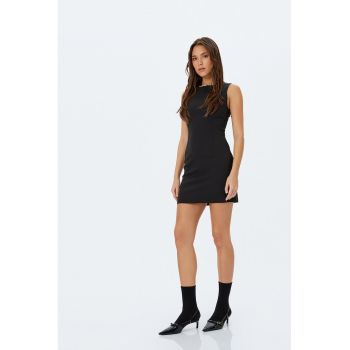 Rochie scurta cu croiala bodycon