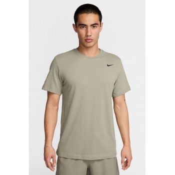 Tricou cu tehnologie Dri-FIT si decolteu la baza gatului - pentru fitness