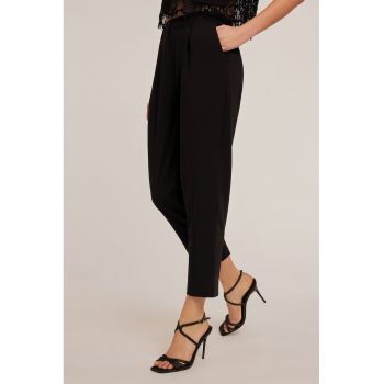 Pantaloni crop cu pliuri