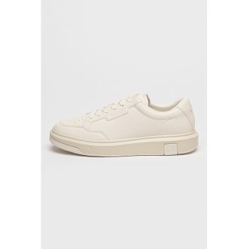 Pantofi sport low-cut de piele ecologica cu aspect granulat