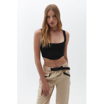 Top crop cu model uni