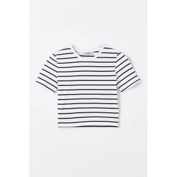 Tricou cu dungi si decolteu rotund