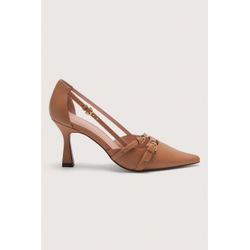 Pantofi din piele cu varf ascutit