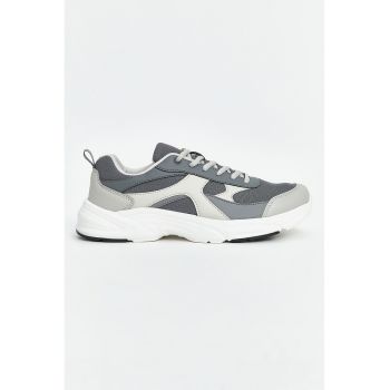 Pantofi sport cu insertii de plasa