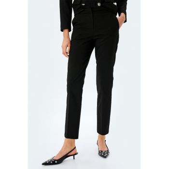 Pantaloni regular fit cu buzunare laterale