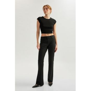 Pantaloni uni evazati