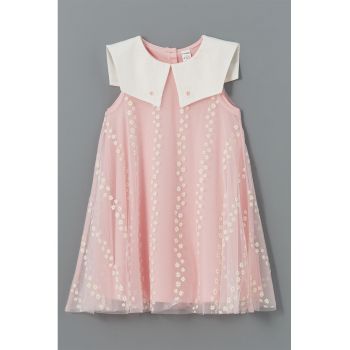 Rochie din tul cu guler patrat
