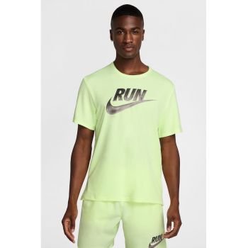 Tricou cu logo pentru alergare