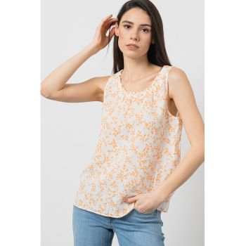 Top din amestec de in cu model