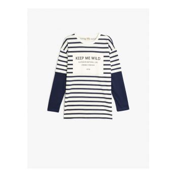 Bluza cu model in dungi si imprimeu text