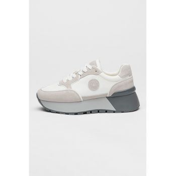 Pantofi sport cu talpa wedge si garnituri din piele intoarsa
