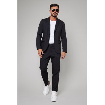 Costum cu pantaloni conici