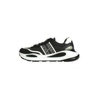 Pantofi sport cu insertii de plasa