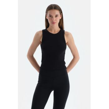 Top striat cu croiala slim-fit