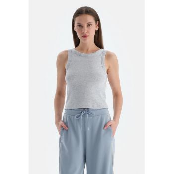 Top striat cu croiala slim-fit