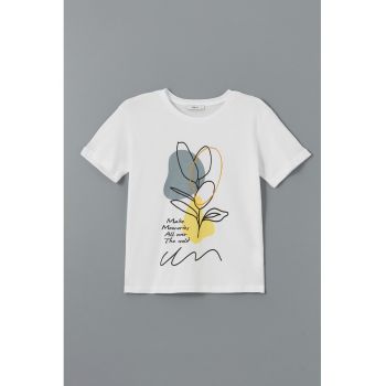 Tricou cu decolteu la baza gatului si imprimeu