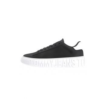 Pantofi sport de piele cu logo in relief