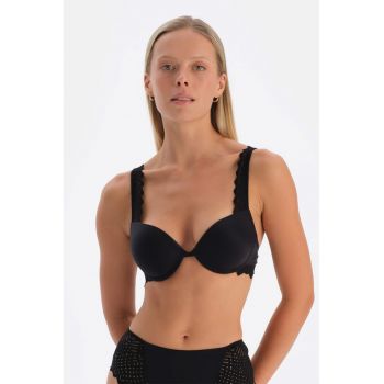 Sutien cu burete si garnituri de dantela