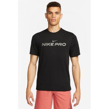 Tricou cu tehnologie Dri-FIT - pentru antrenament