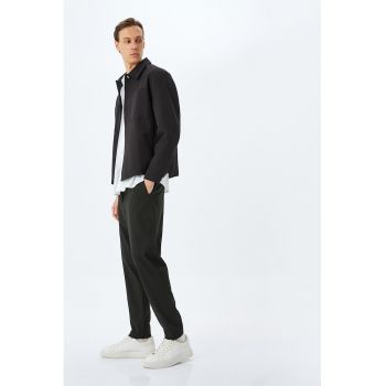 Pantaloni de trening cu snur si buzunare laterale