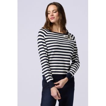 Pulover cu model in dungi si maneci raglan