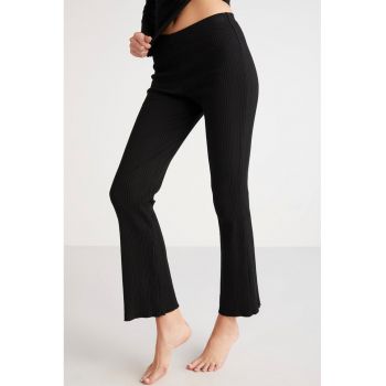 Set de bluza slim fit din amestec de bumbac si pantaloni