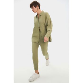 Set de camasa lejera de in si pantaloni