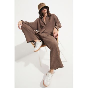 Set de camasa lejera si pantaloni cu croiala ampla