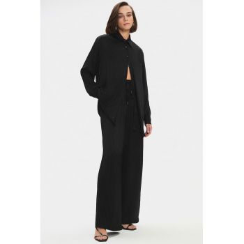 Set de pantaloni si camasa lejera